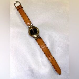 Vintage Royal Panther Diamond Quartz ( has a small authentic diamond 💎)